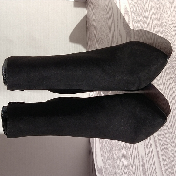 Marc New York Amelia Black Faux Suede Heel Ankle Pointed Booties Sz 8.5 - Picture 4 of 12